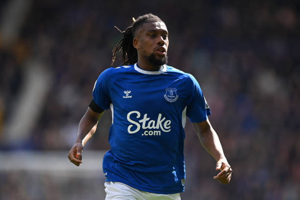 Alex Iwobi is yet to sign a new Everton contract